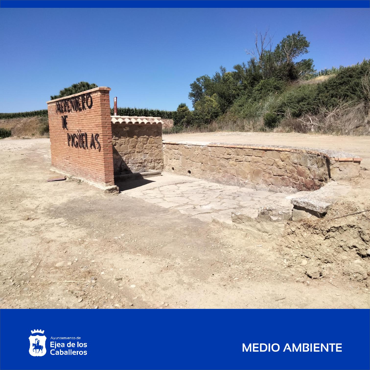 En este momento estás viendo A punto de finalizar los trabajos de restauración de la Fuente de Pigüelas en El Bayo
