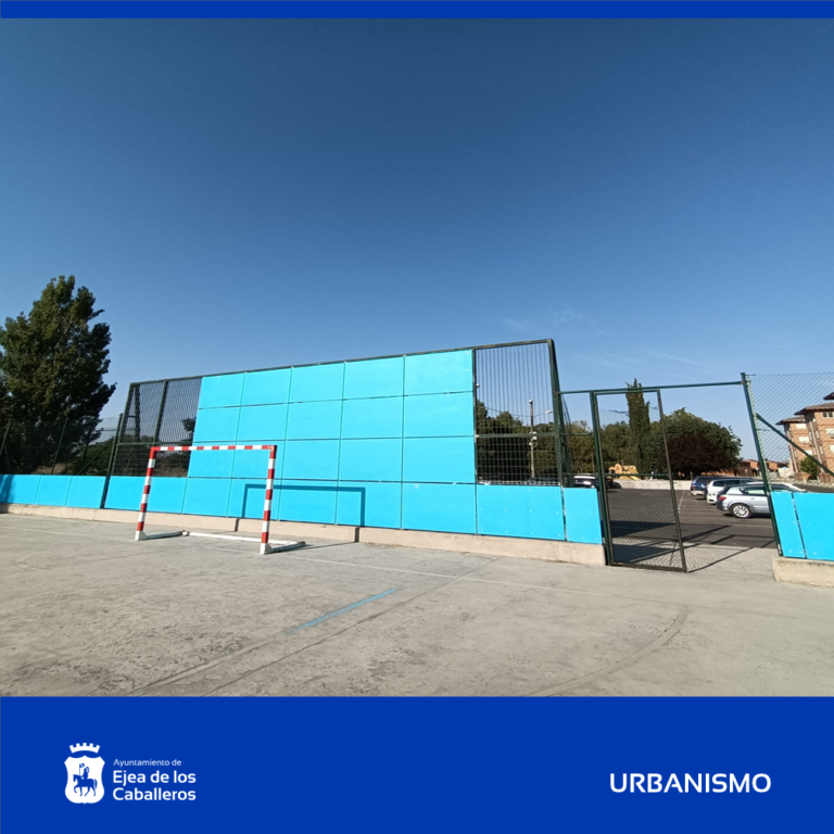 Lee más sobre el artículo Rehabilitación de la pista polideportiva al aire libre con nuevo mobiliario deportivo en La Llana